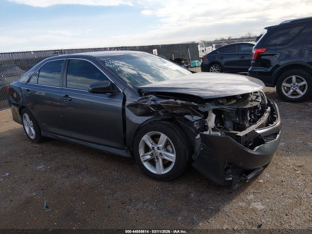 Salvage Toyota Camry Image