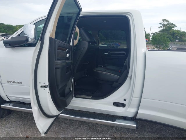 Ram 3500 Laramie  4x4 8' Box