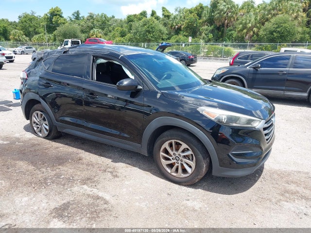 Salvage Hyundai TUCSON Image