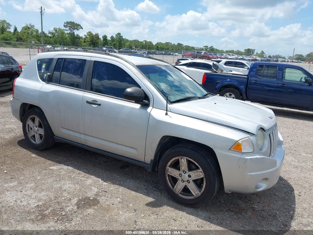 Salvage Jeep Compass Image