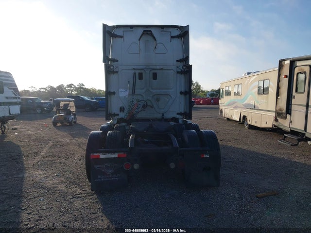 Freightliner Cascadia 125