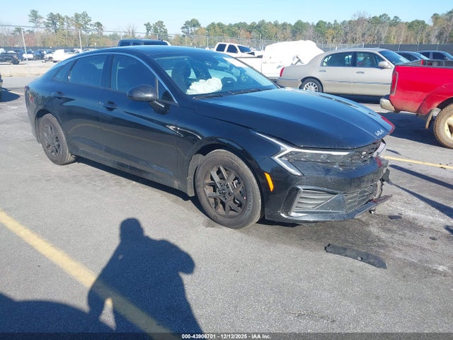 Salvage Kia K5 Image