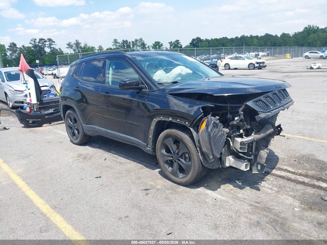 Salvage Jeep Compass Image