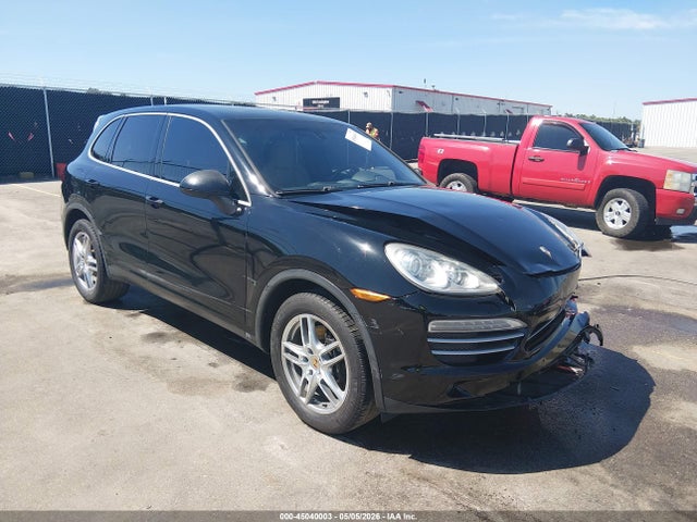 Salvage Porsche Cayenne Image