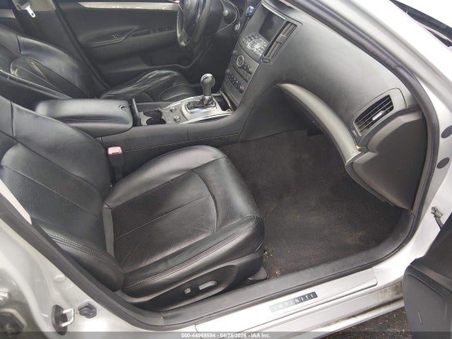 INFINITI G37 Journey