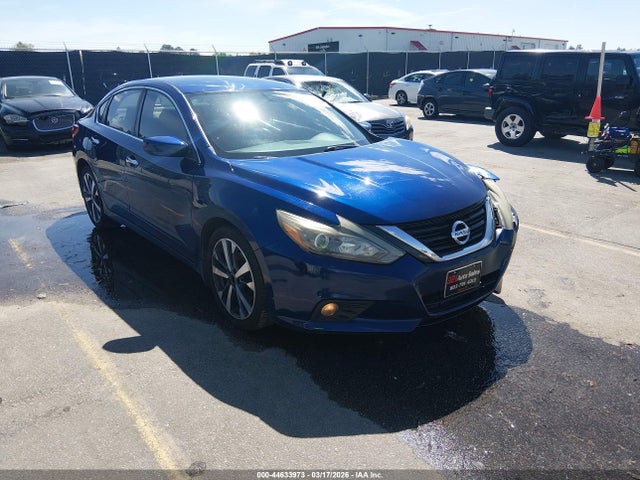 Salvage Nissan Altima Image