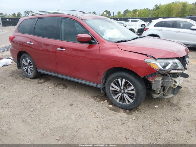 Salvage Nissan Pathfinder Image
