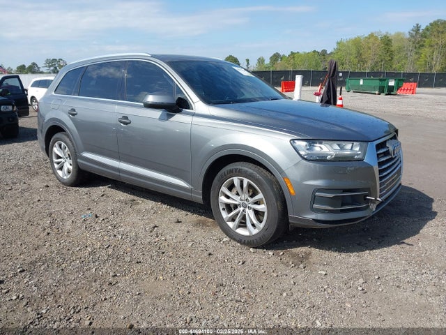 Salvage Audi Q7 Image