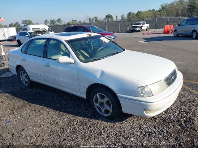 Salvage Toyota Avalon Image