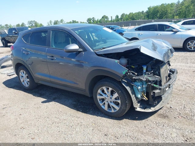 Salvage Hyundai TUCSON Image