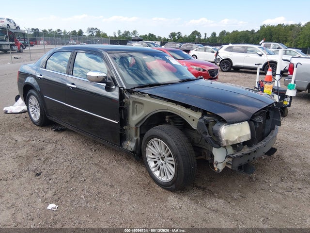 Salvage Chrysler 300 Image