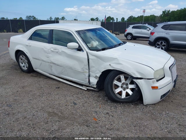 Salvage Chrysler 300 Image