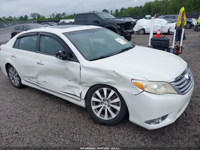 Salvage Toyota Avalon Image