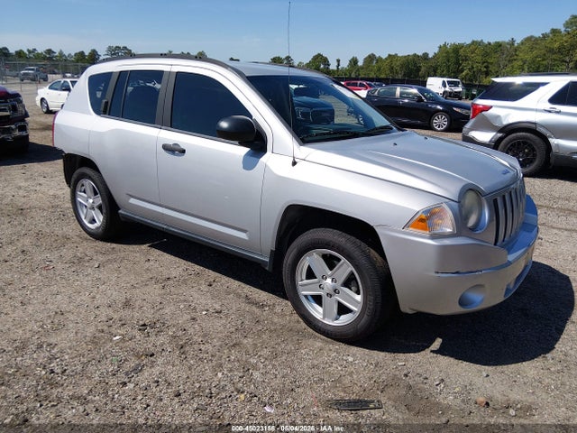 Salvage Jeep Compass Image