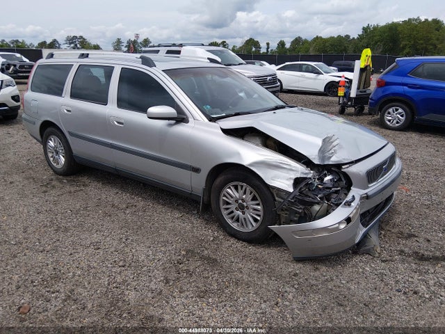 Salvage Volvo V70 Image