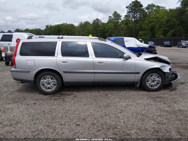Volvo V70 2.4