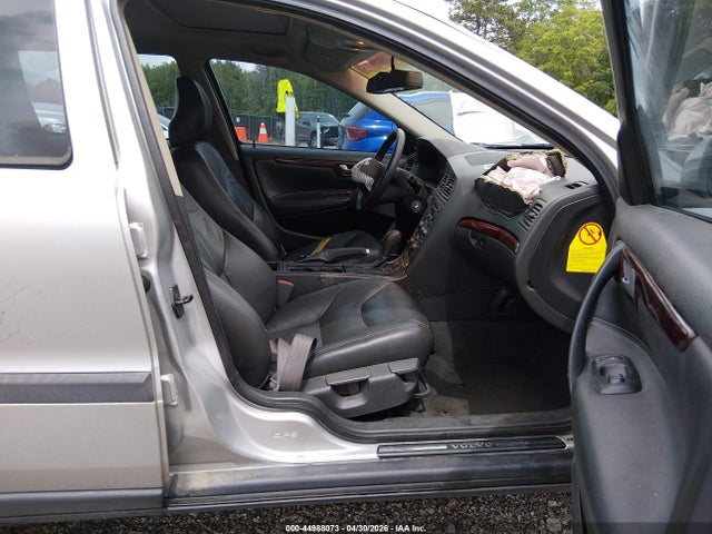 Volvo V70 2.4