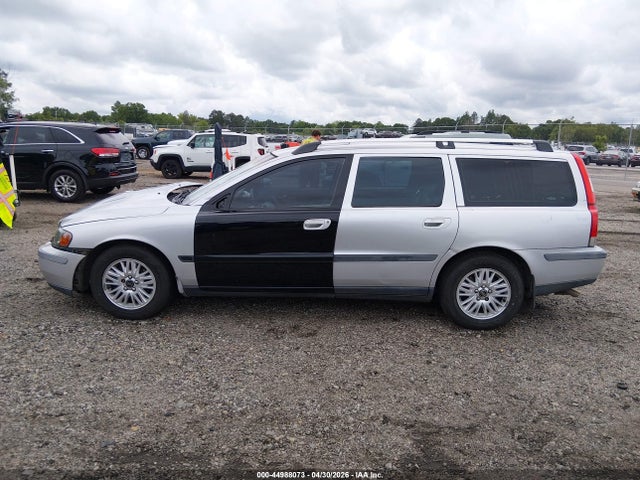 Volvo V70 2.4