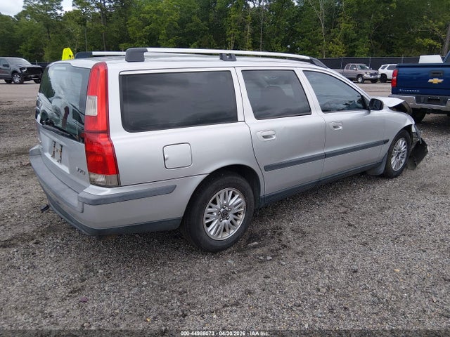 Volvo V70 2.4