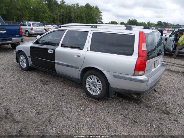 Volvo V70 2.4