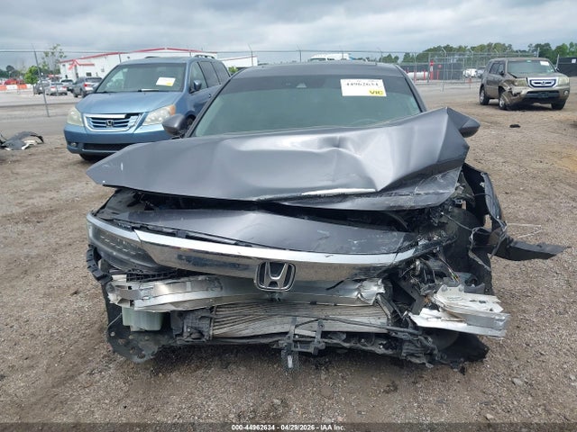 Honda Accord Touring 2.0t