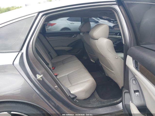 Honda Accord Touring 2.0t