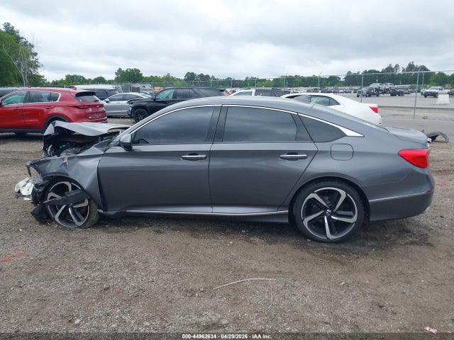 Honda Accord Touring 2.0t