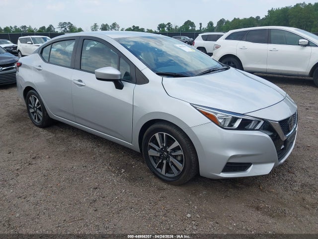 Salvage Nissan Versa Image