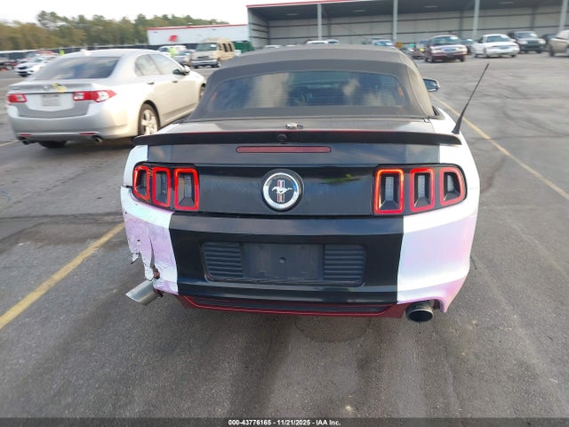 Ford Mustang V6 Premium