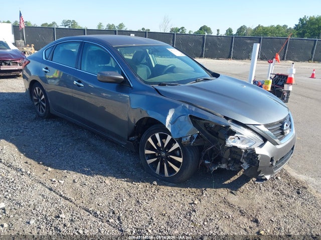 Salvage Nissan Altima Image
