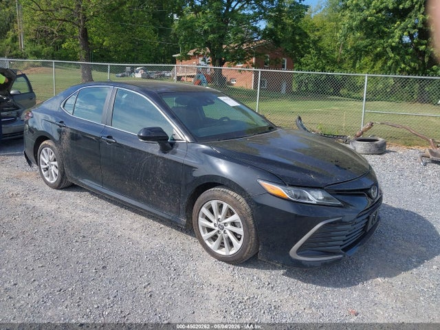 Salvage Toyota Camry Image