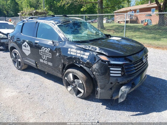 Salvage Nissan Kicks Image