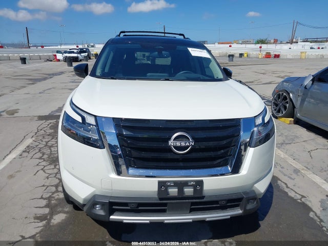 Nissan Pathfinder Platinum 2wd