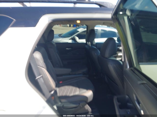 Nissan Pathfinder Platinum 2wd