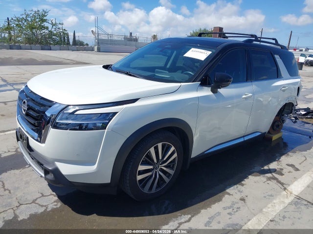 Nissan Pathfinder Platinum 2wd