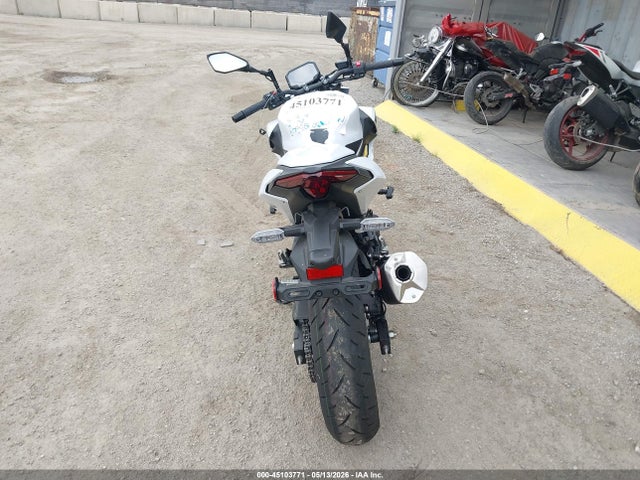 Kawasaki Er500