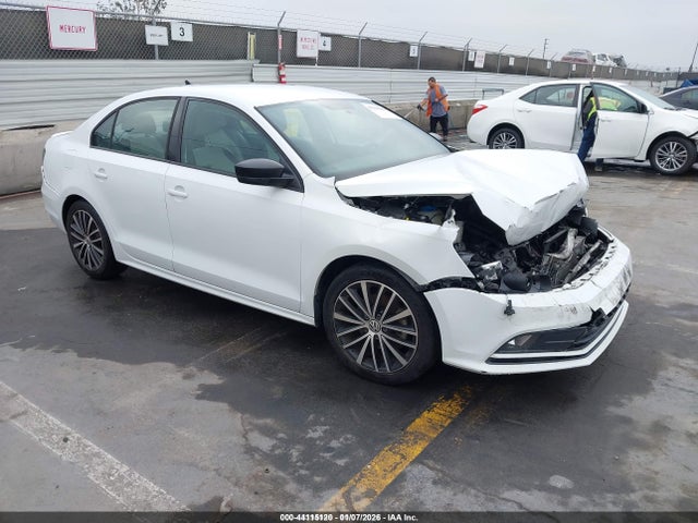 Salvage Volkswagen Jetta Image