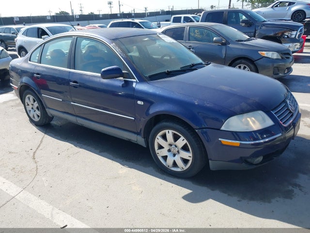 Salvage Volkswagen Passat Image