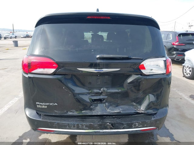 Chrysler Pacifica Touring L
