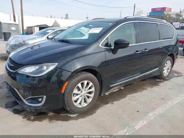 Chrysler Pacifica Touring L