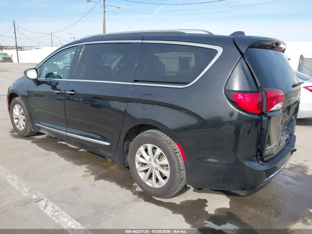 Chrysler Pacifica Touring L