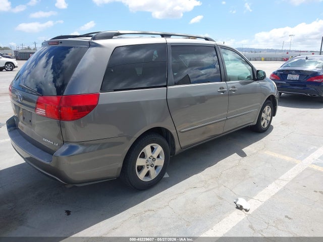 Toyota Sienna Le