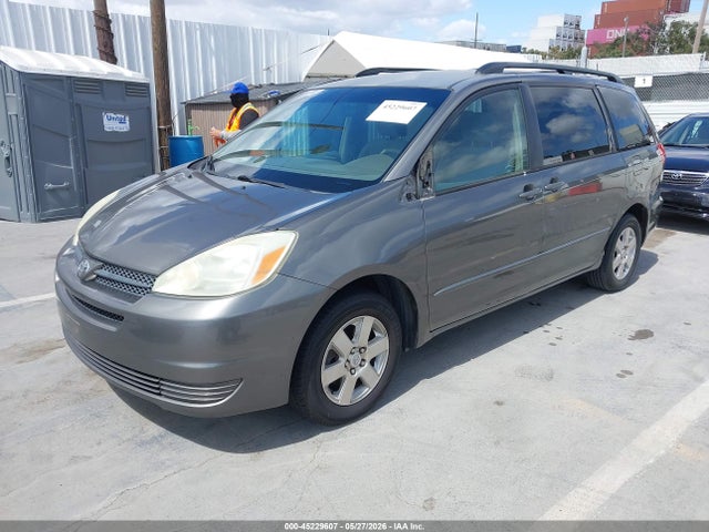 Toyota Sienna Le