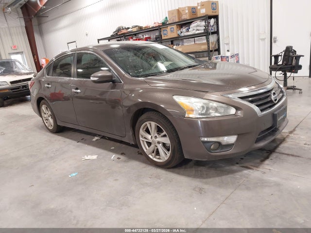 Salvage Nissan Altima Image