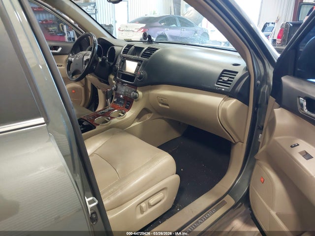 Toyota Highlander Limited V6