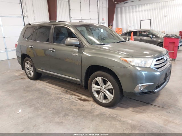 Salvage Toyota Highlander Image