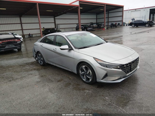 Salvage Hyundai ELANTRA Image