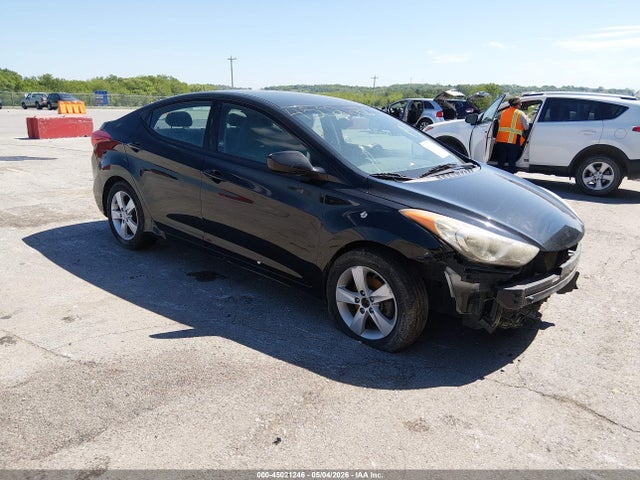 Salvage Hyundai ELANTRA Image