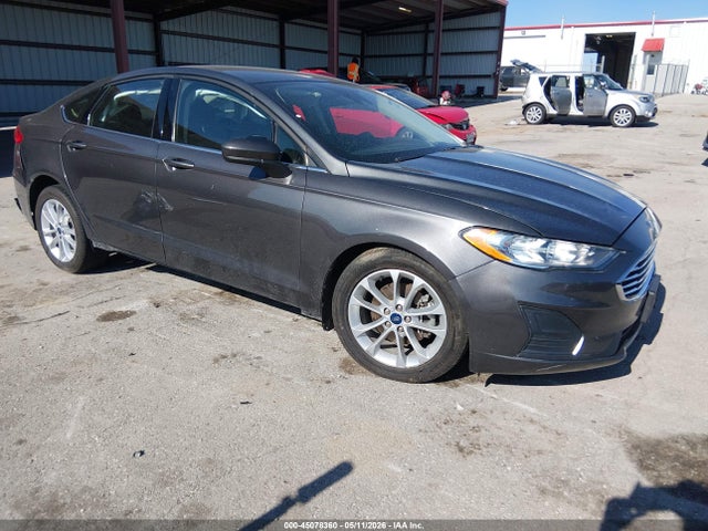 Salvage Ford Fusion Image