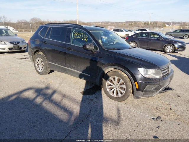 Salvage Volkswagen Tiguan Image